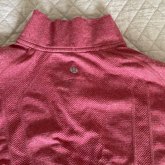Lululemon Quater Zip - Picture 5 of 6